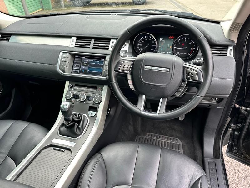 Used Land Rover Range Rover evoque Pure 150 HP (110 kW) 2014 Black SUV