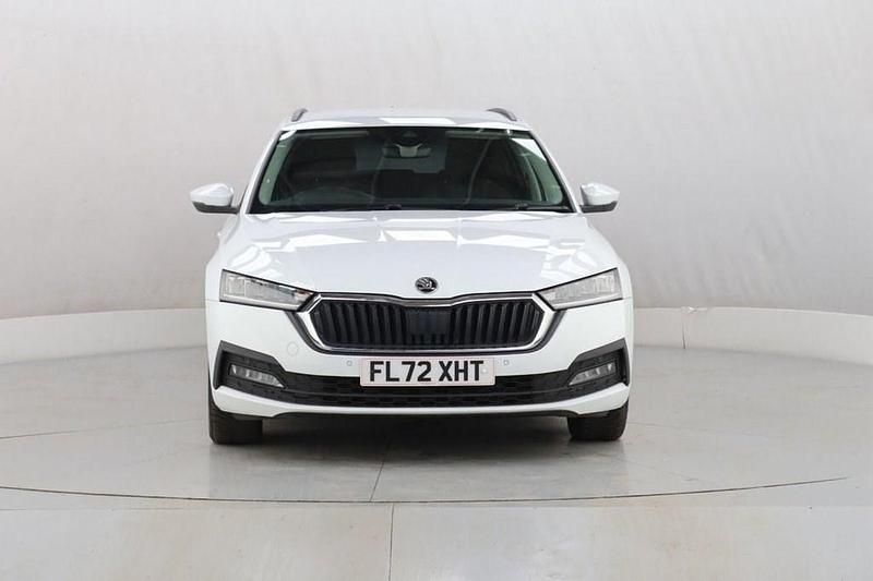 Used Skoda Octavia SE Technology 204 HP (150 kW) 2022 White Estate