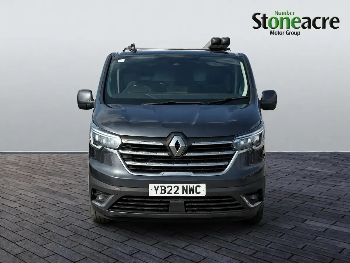 Used Renault Trafic 148 HP (108 kW) 2022 Grey MPV