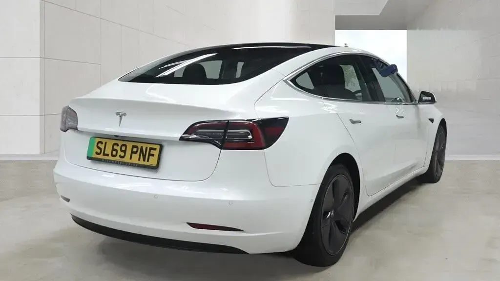 Usado Tesla Model 3 Standard Range 239 kW (325 CV) 2019 Blanco Berlina