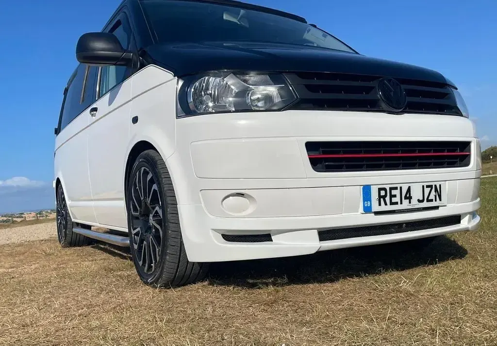 Used VW T5 Trendline 102 HP (75 kW) 2014 White/black Van