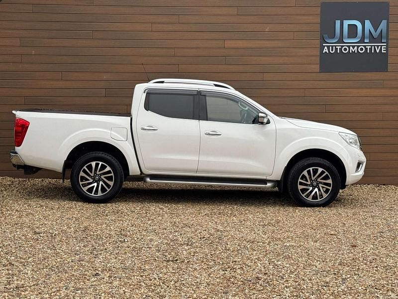 Used Nissan Navara Tekna 190 HP (139 kW) 2018 White Pickup