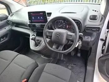 Usado Citroën Berlingo 100 HP (73 kW) 2024 Branco Monovolume