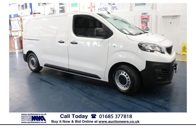 White Used 2020 Peugeot Expert Van | £7,800 (Fair price) - Image 1/4