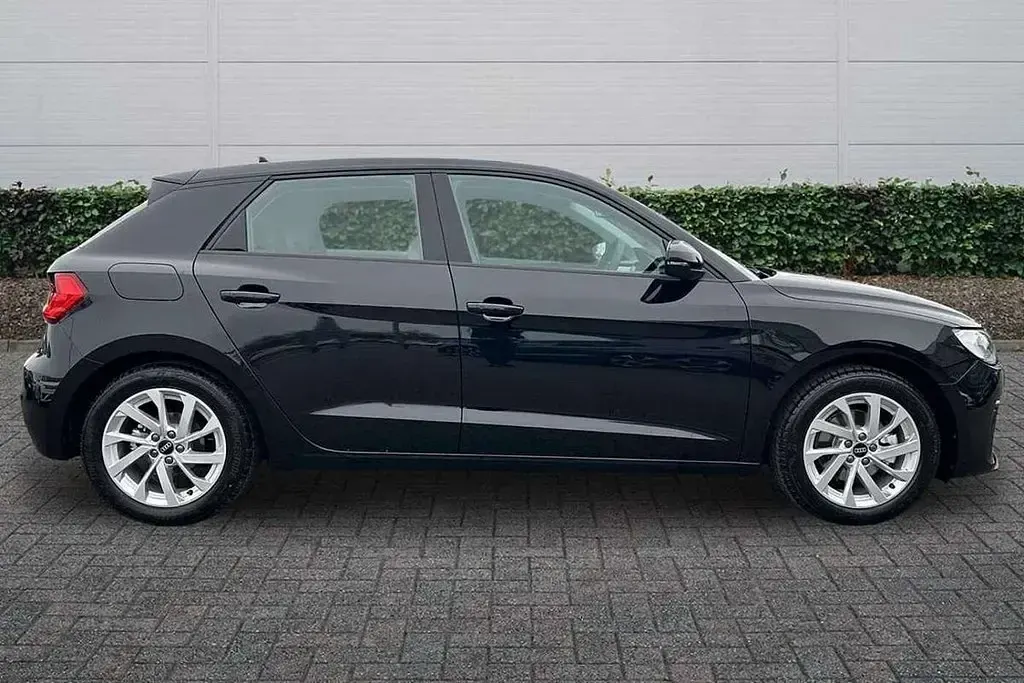 New Audi A1 Sport 113 HP (83 kW) 2026 Black SUV