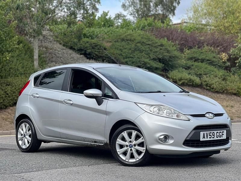 Silver Used 2009 Ford Fiesta Zetec Hatchback | £1,495 (Good price) - Image 1/4