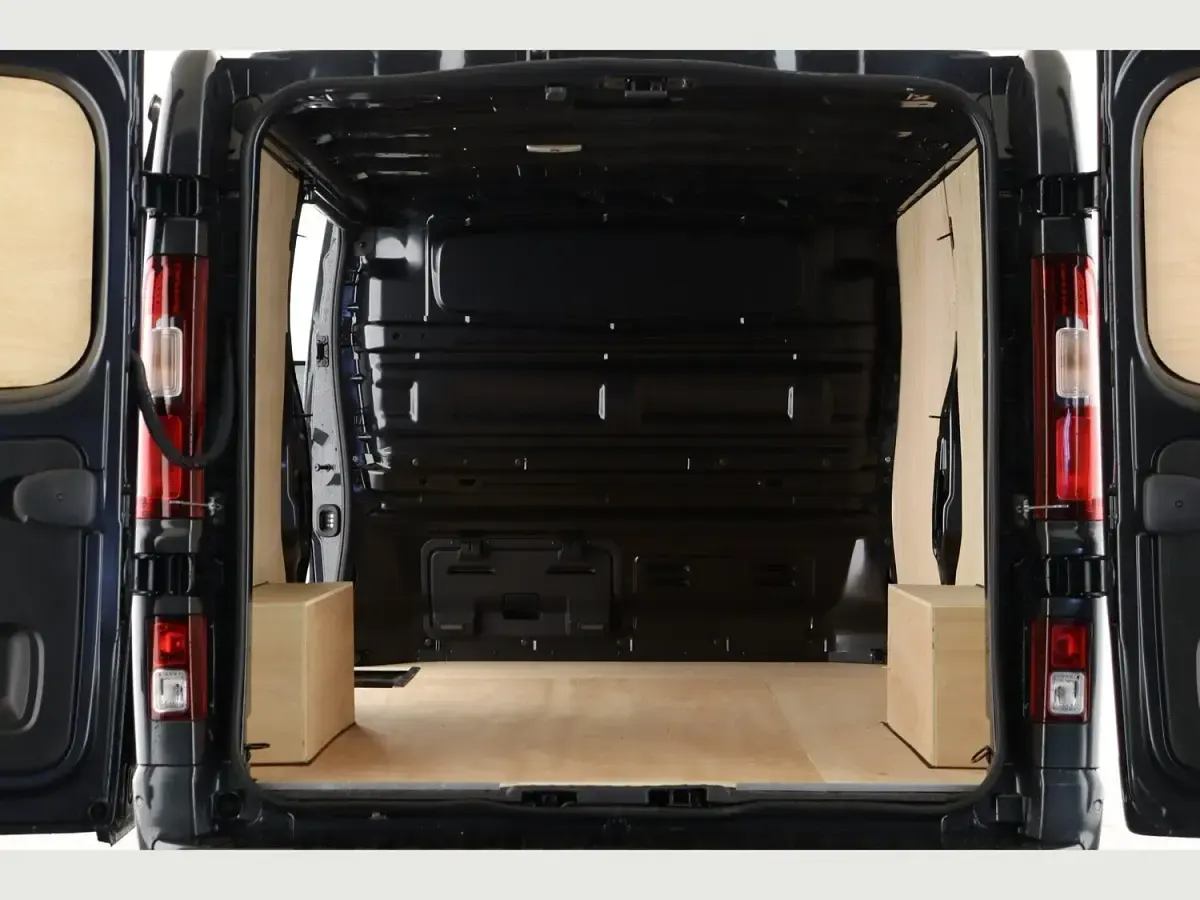 New Renault Trafic 170 HP (125 kW) 2025 Grey MPV