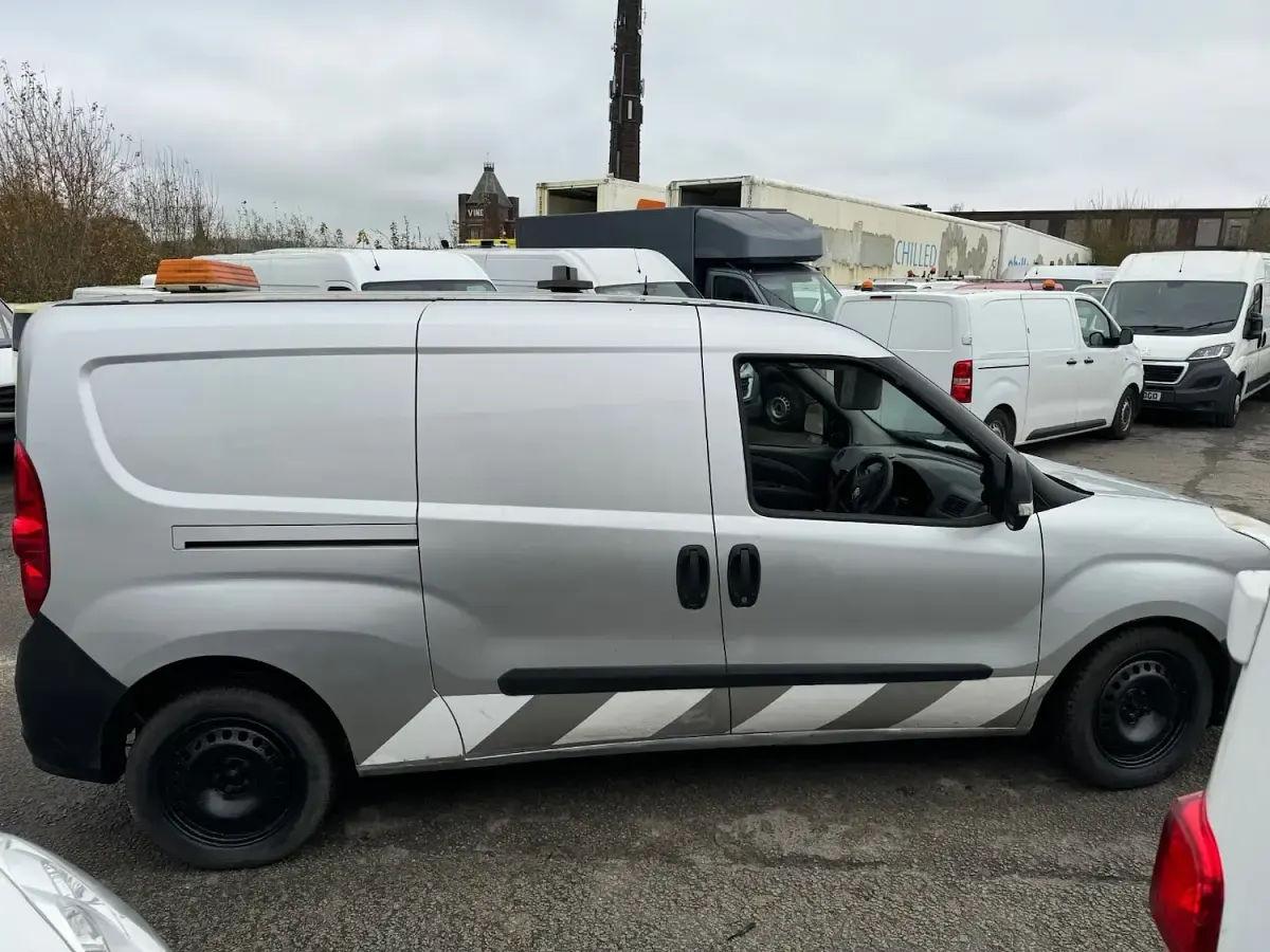 Used Fiat Doblò 105 HP (77 kW) 2013 Silver MPV