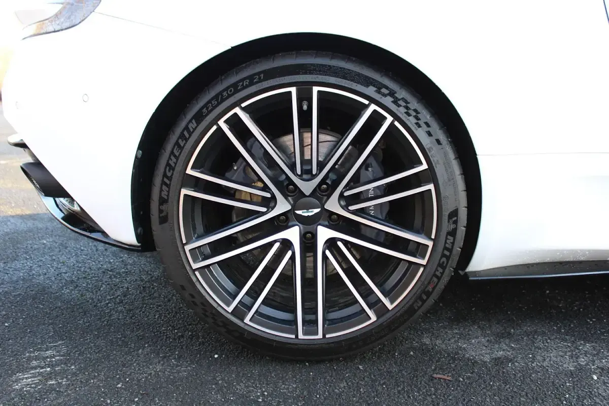 Used Aston Martin V8 680 HP (500 kW) 2024 White Coupe