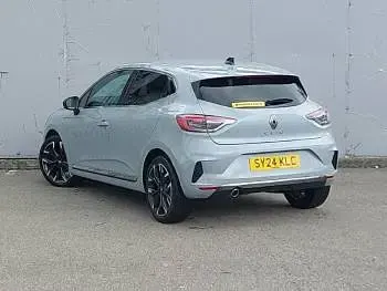 Used Renault Clio Techno 90 HP (66 kW) 2024 Grey Hatchback