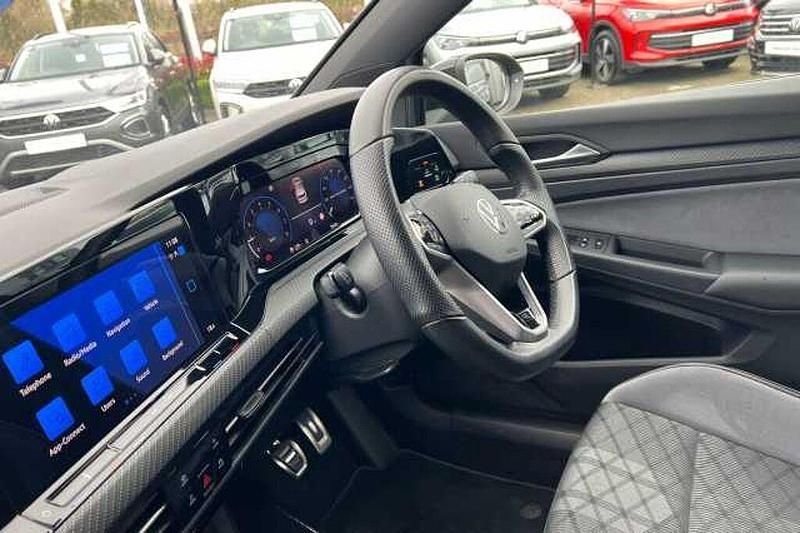 Second-hand VW Golf VIII 130 CP (95 kW) 2023
