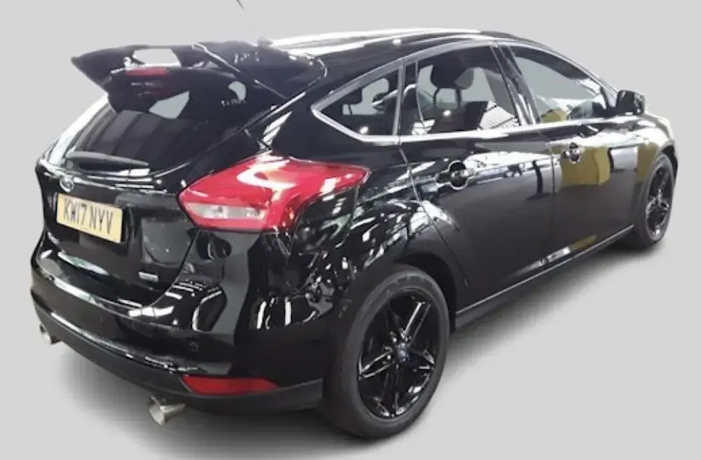 Usado Ford Focus Zetec 2017 Preto Citadino