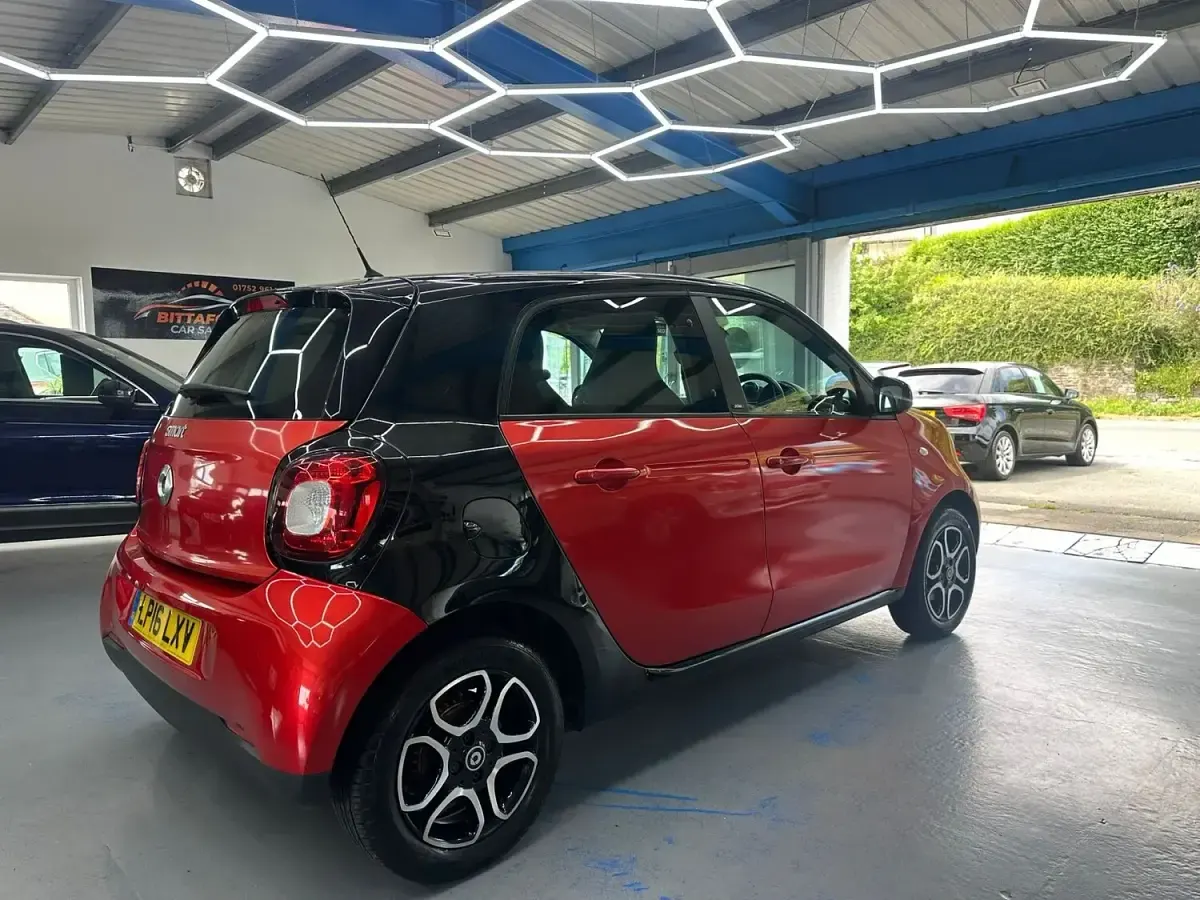 Used Smart ForFour Prime 71 HP (52 kW) 2016 Red Hatchback