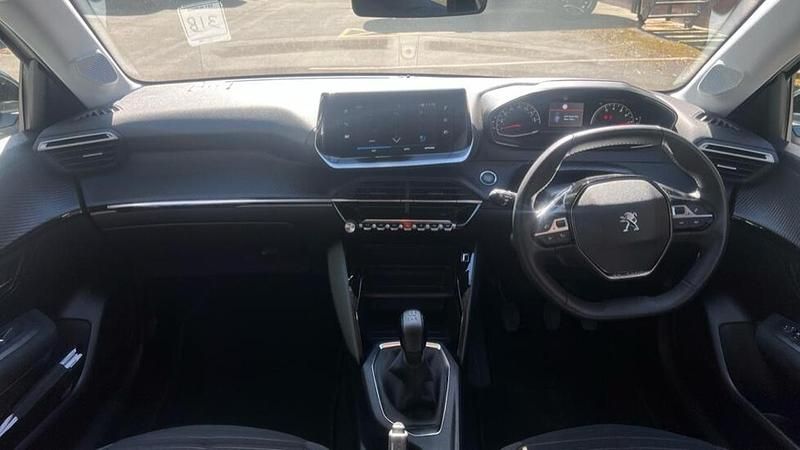 Used Peugeot 208 Active+ 74 HP (54 kW) 2023 White Hatchback