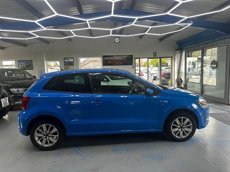 Begagnad VW Polo SE 2014 Blå Halvkombi