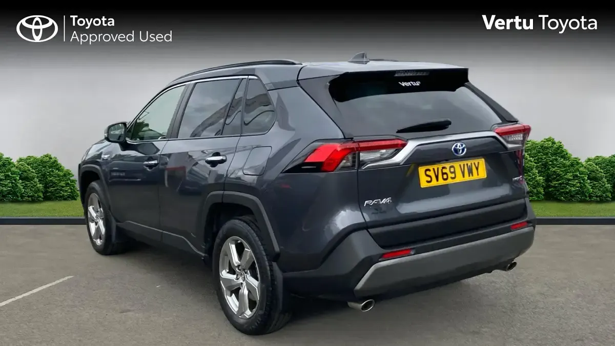 Used Toyota RAV4 Hybrid 222 HP (163 kW) 2019 Decuma grey SUV