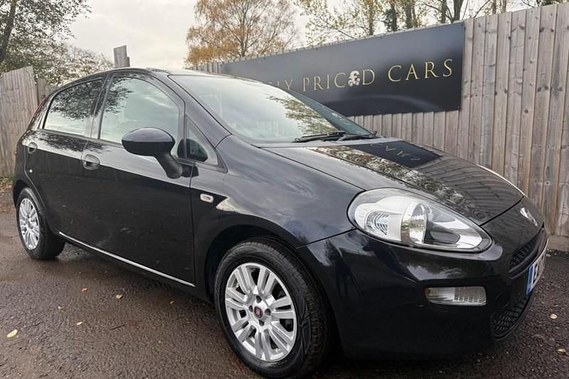 Black Used 2017 Fiat Punto Pop Hatchback | £2,189 (Good price) - Image 1/1
