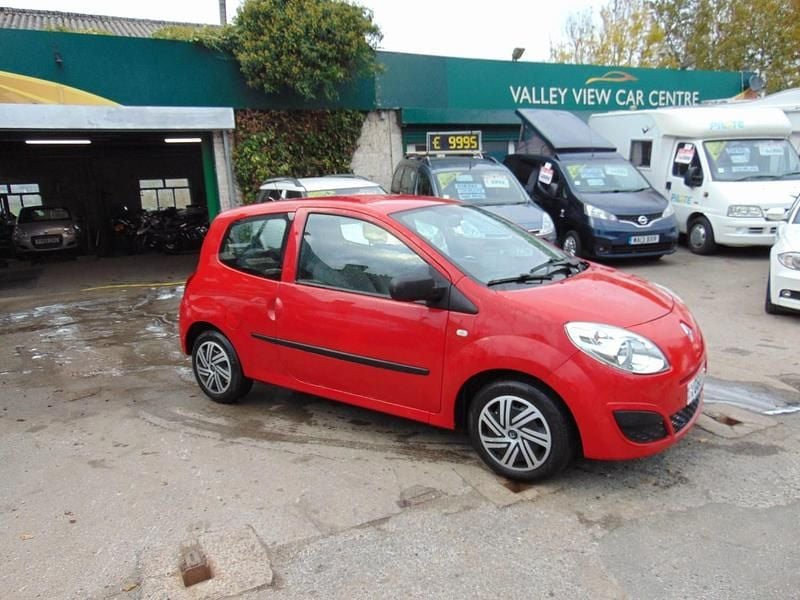 Red Used 2010 Renault Twingo Expression Hatchback | £1,495 (Fair price) - Image 1/4