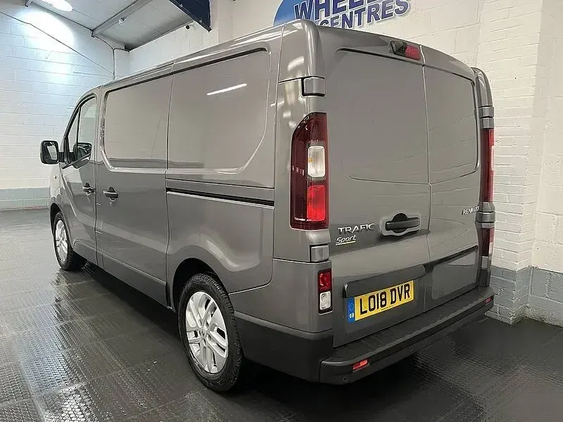 Used Renault Trafic 143 HP (105 kW) 2018 Grey MPV