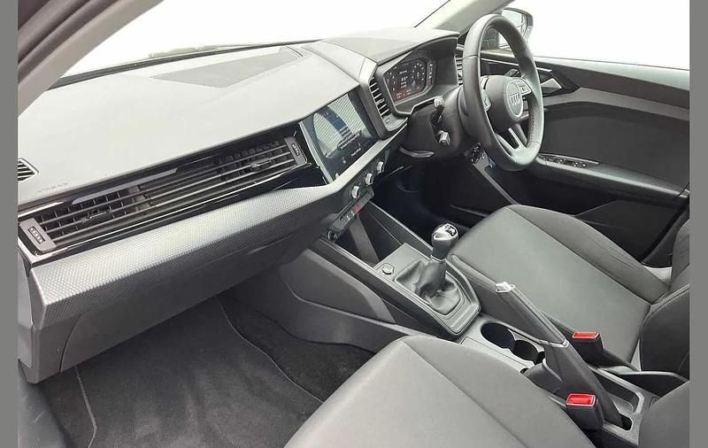 Used Audi A1 Design 94 HP (69 kW) 2022 Grey SUV