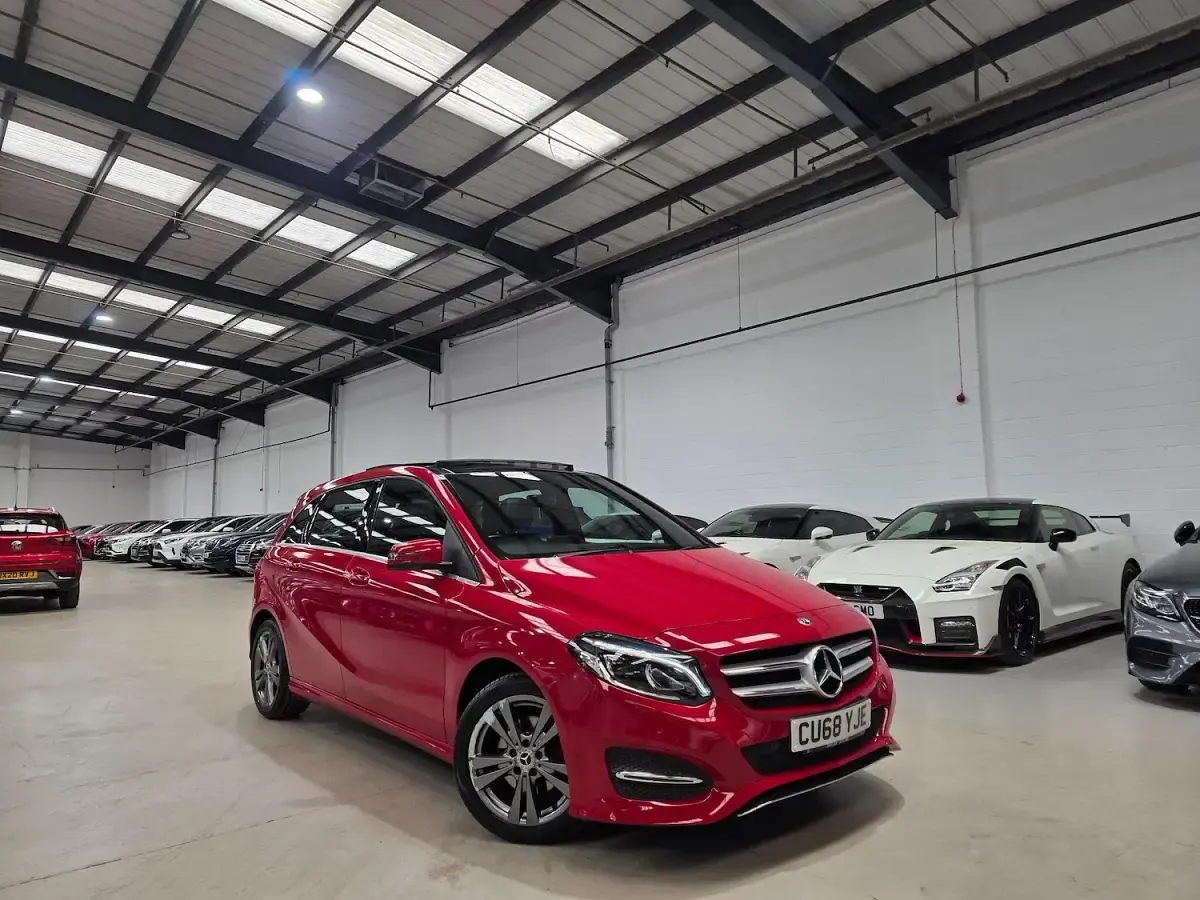 Used Mercedes B180 Exclusive 2018 Red Hatchback