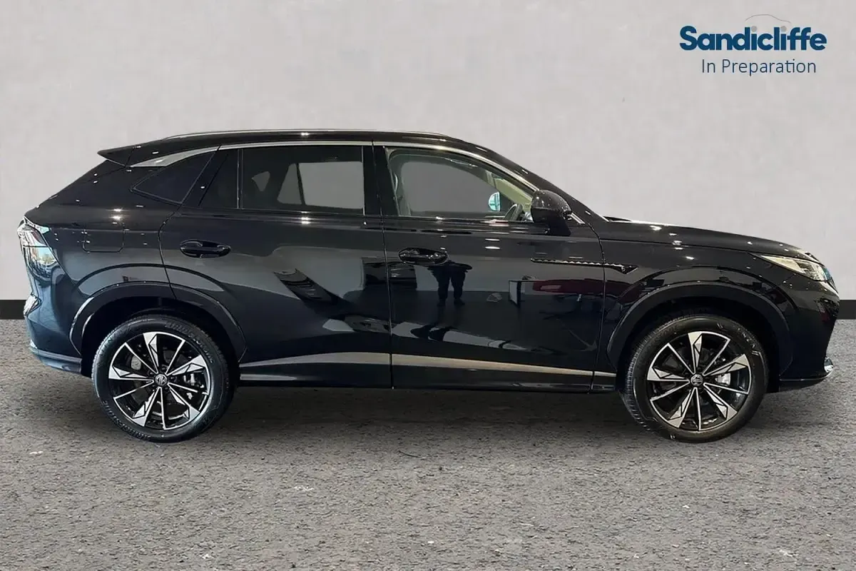 Używany MG HS Trophy 299 KM (219 kW) 2024 Czarny SUV