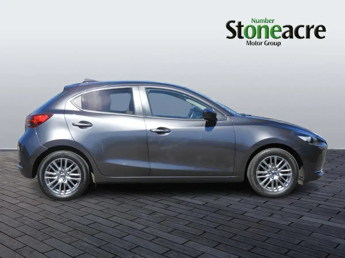 Usado Mazda 2 Inclusive 88 HP (64 kW) 2023 Cinzento Citadino