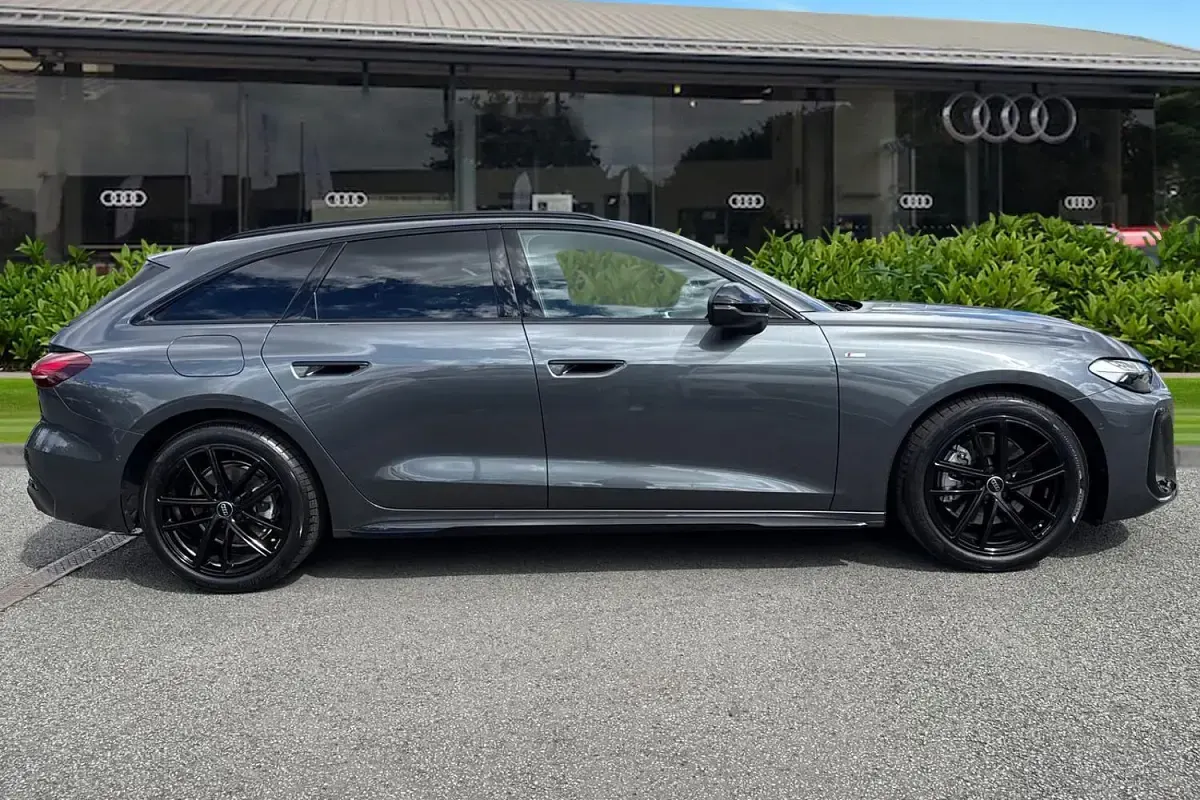 Nowe Audi A5 Black Edition 2026 Szary Kombi