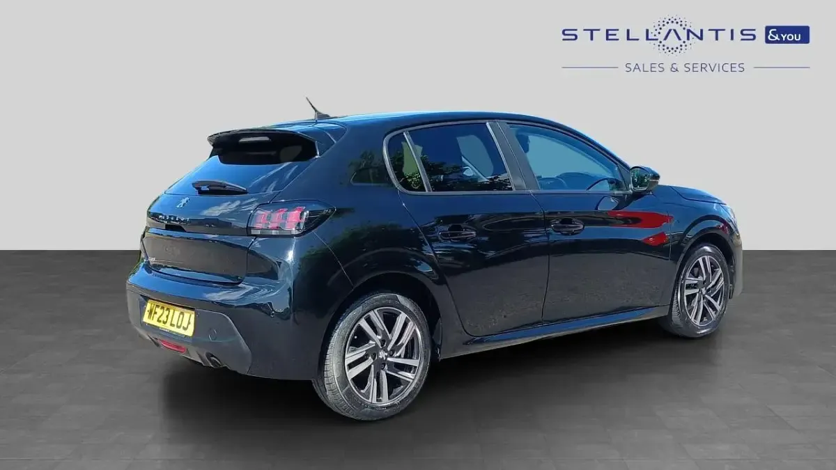 Used Peugeot 208 Active+ 99 HP (72 kW) 2023 Black Hatchback