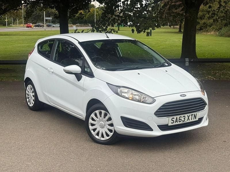 White Used 2013 Ford Fiesta Style Hatchback | £5,250 (Fair price) - Image 1/4