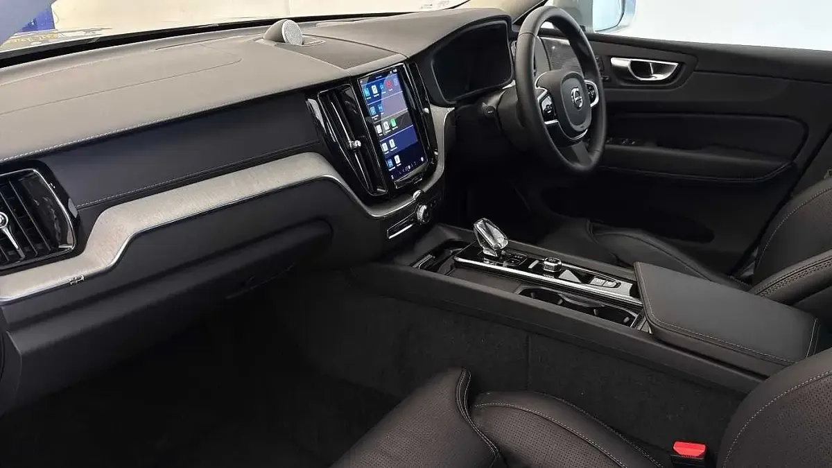 Usado Volvo XC60 Ultra 455 HP (334 kW) 2025 Prateado SUV
