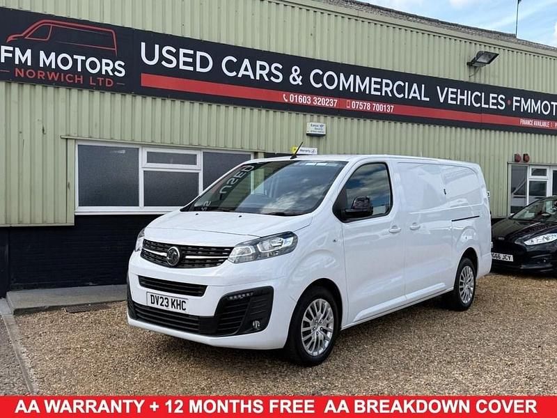Used Vauxhall Vivaro S 100 HP (73 kW) 2023 White MPV