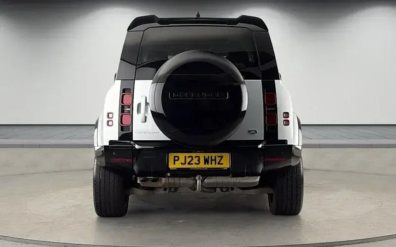 Używany Land Rover Defender HSE 300 KM (220 kW) 2024 SUV