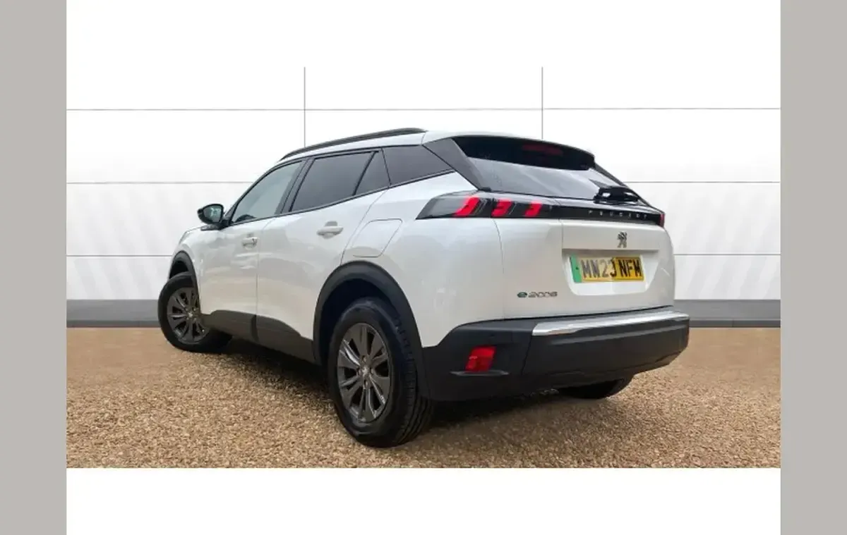 Used Peugeot e-2008 Active+ 100 kW (136 HP) 2023 White SUV