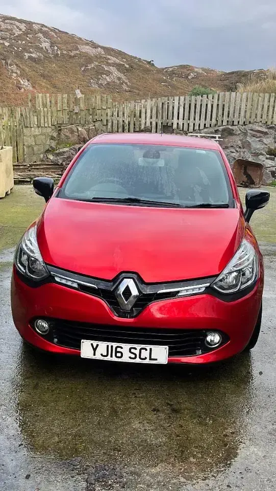 Used Renault Clio Dynamique 90 HP (66 kW) 2016 Red Hatchback