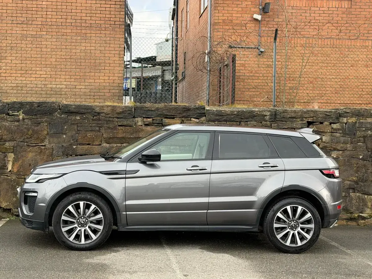 Used Land Rover Range Rover evoque HSE Dynamic 2018 Grey Estate