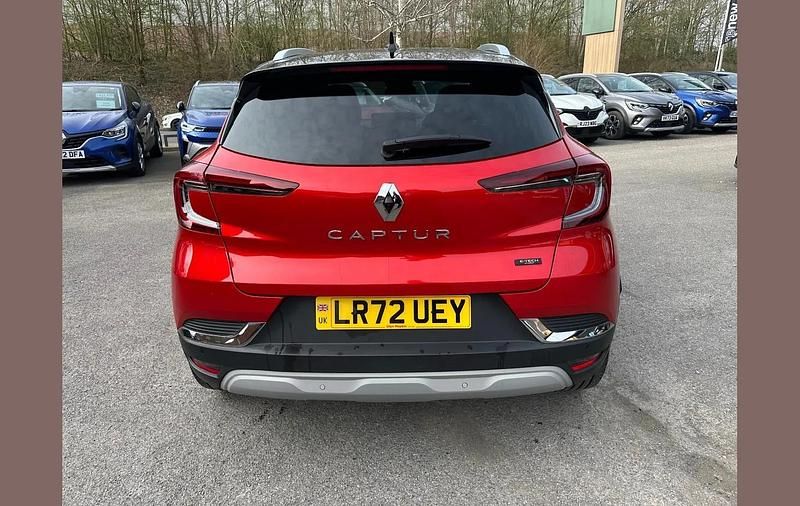 Used Renault Captur Techno 143 HP (105 kW) 2023 Red  SUV