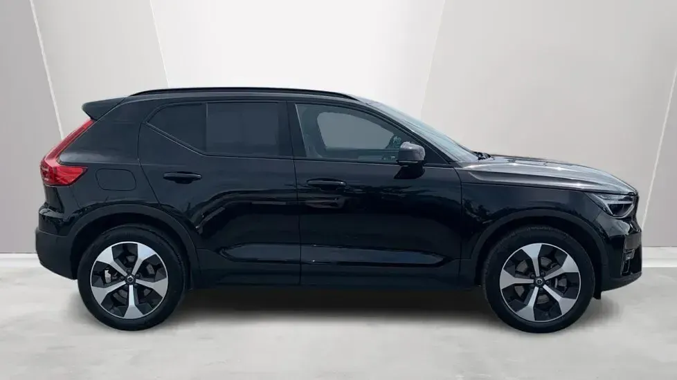 Used Volvo XC40 Plus 194 HP (142 kW) 2025 Black SUV