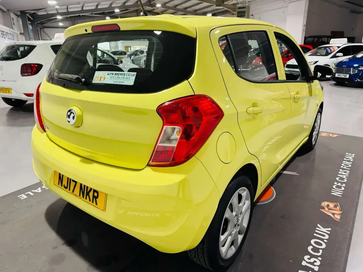 Used Vauxhall Viva 75 HP (55 kW) 2017 Green Hatchback