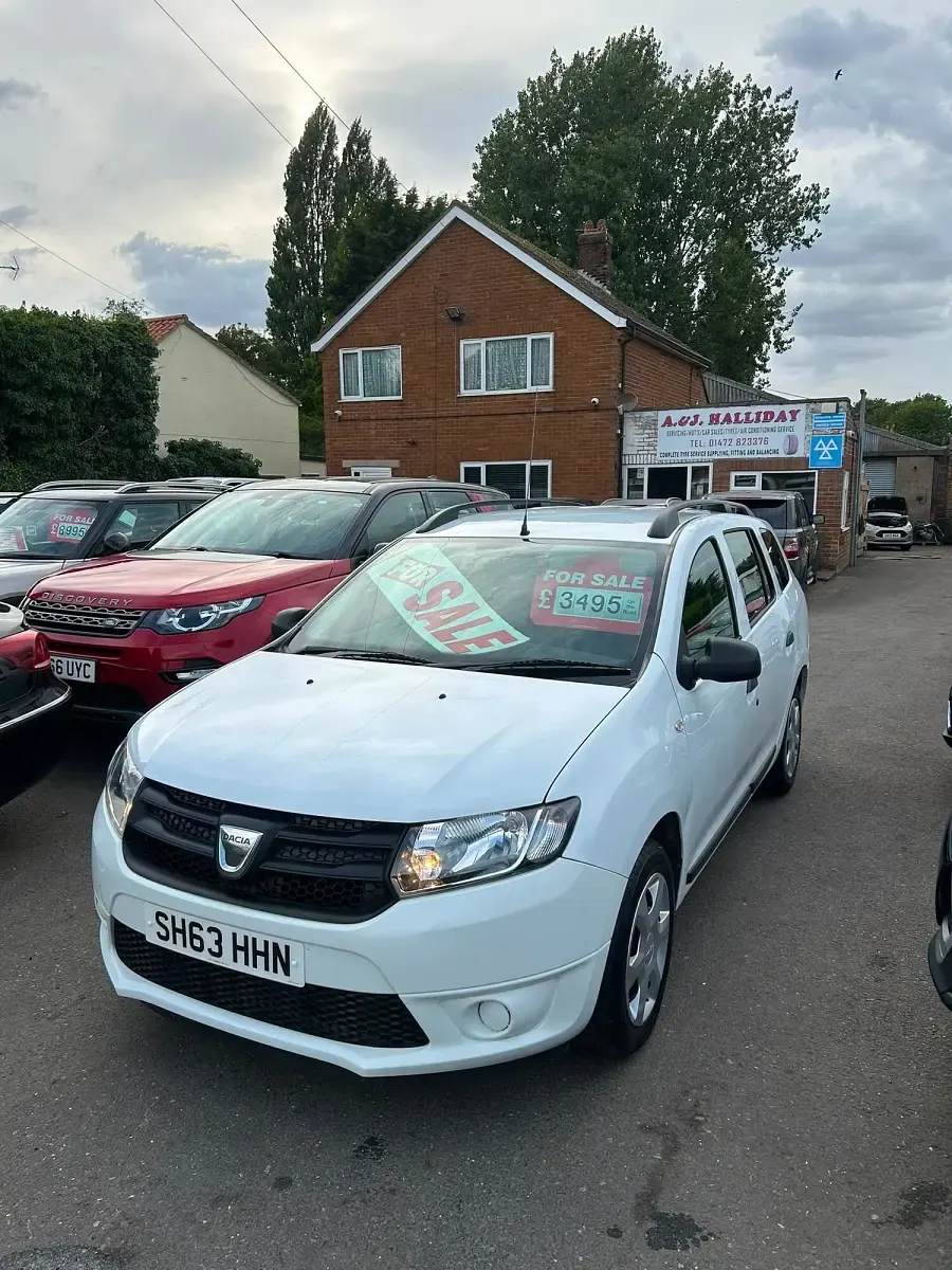 Used Dacia Logan MCV Ambiance 2013 White Estate