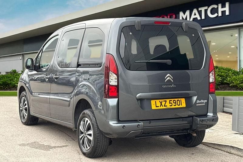 Used Citroën Berlingo Feel 100 HP (73 kW) 2018 Grey MPV