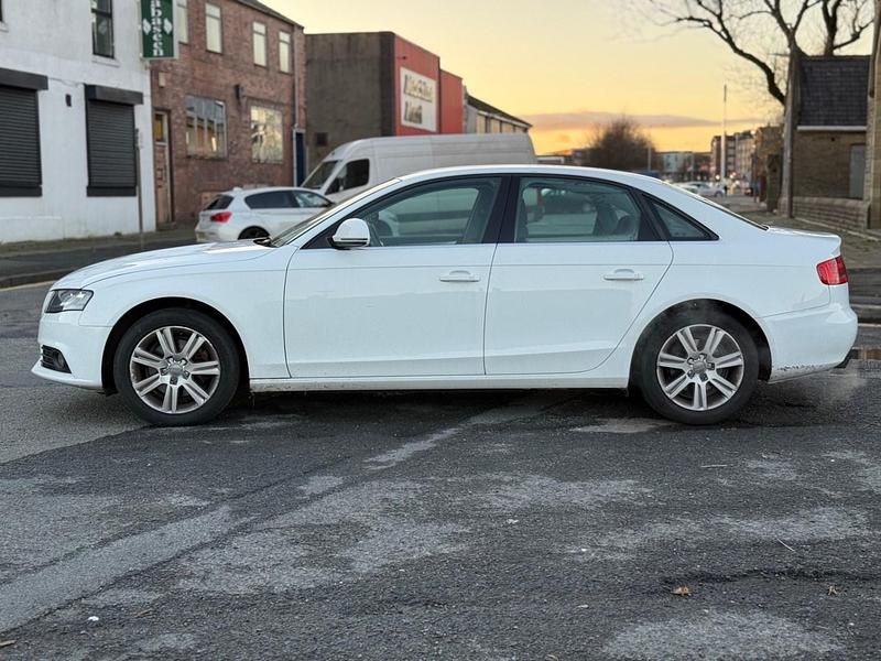 Used Audi A4 Comfort 160 HP (117 kW) 2009 White Sedan