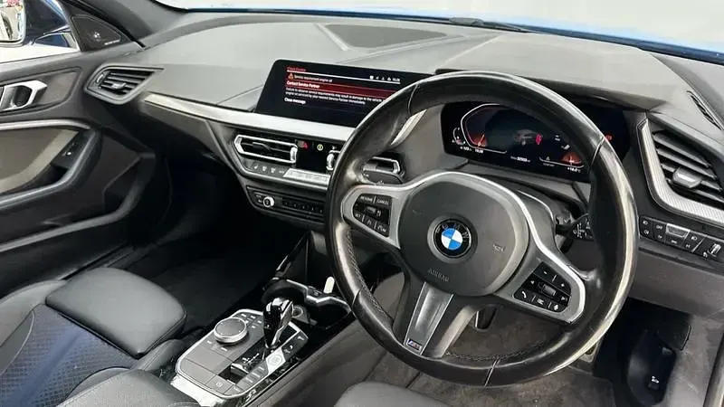 Used BMW 118 M Sport 136 HP (100 kW) 2024 Blue Hatchback
