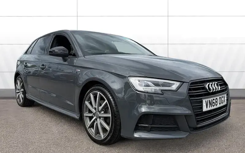 Usado Audi A3 Sportback Black Edition 150 HP (110 kW) 2019 Citadino