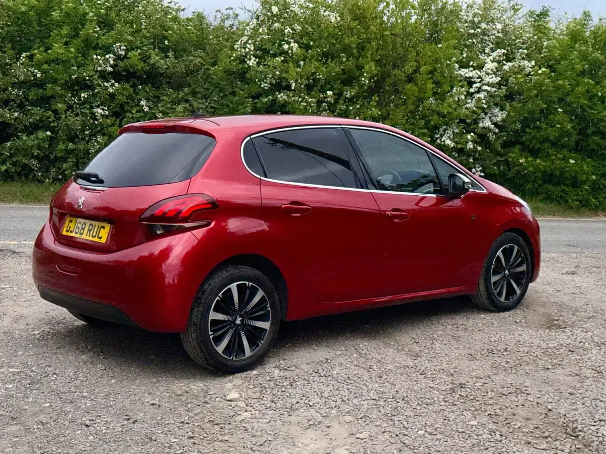 Used Peugeot 208 S 2018 Red Hatchback