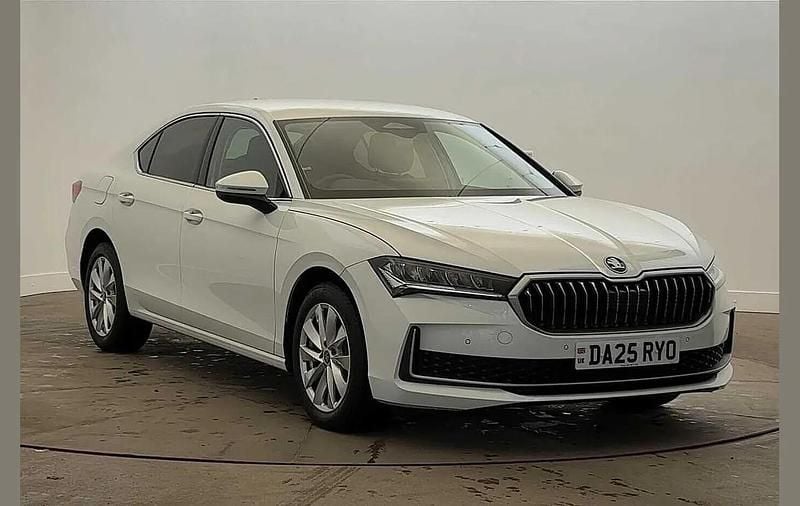 Used Skoda Superb SE Technology 147 HP (108 kW) 2025 Pure white Hatchback