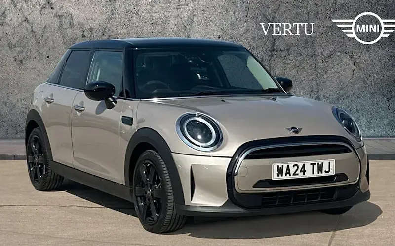 Used Mini Cooper Classic 136 HP (100 kW) 2024 Hatchback