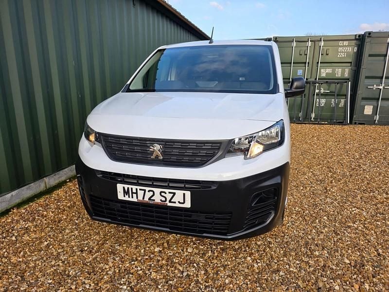 Used Peugeot Partner Premium 2023 White MPV
