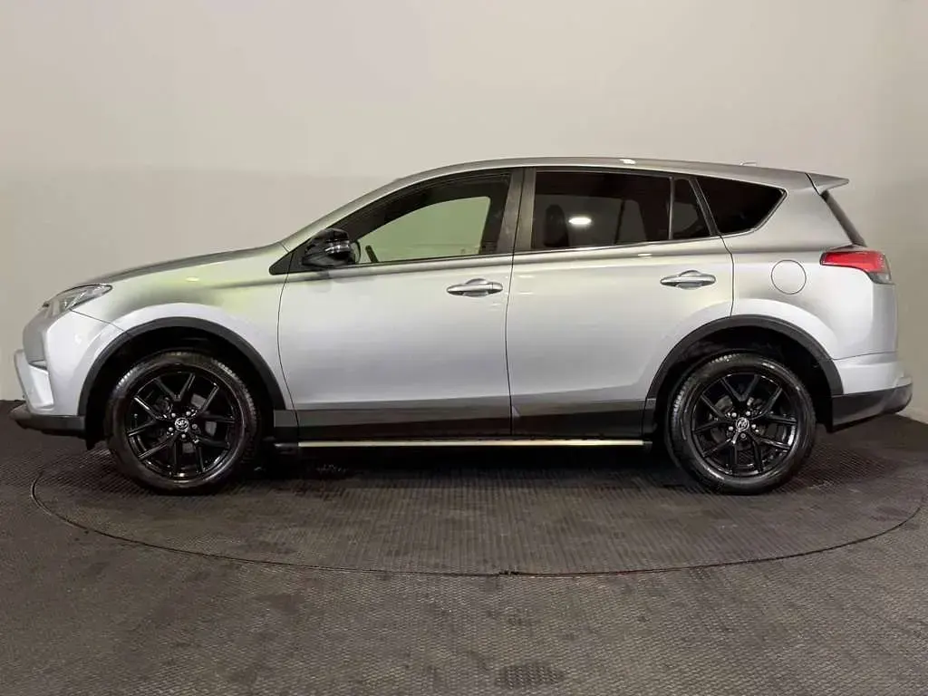 Used Toyota RAV4 2018 Silver SUV