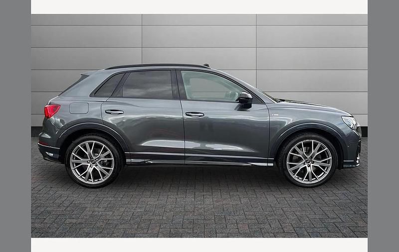 Begagnad Audi Q3 Advanced 190 HK (139 kW) 2020 Grå SUV